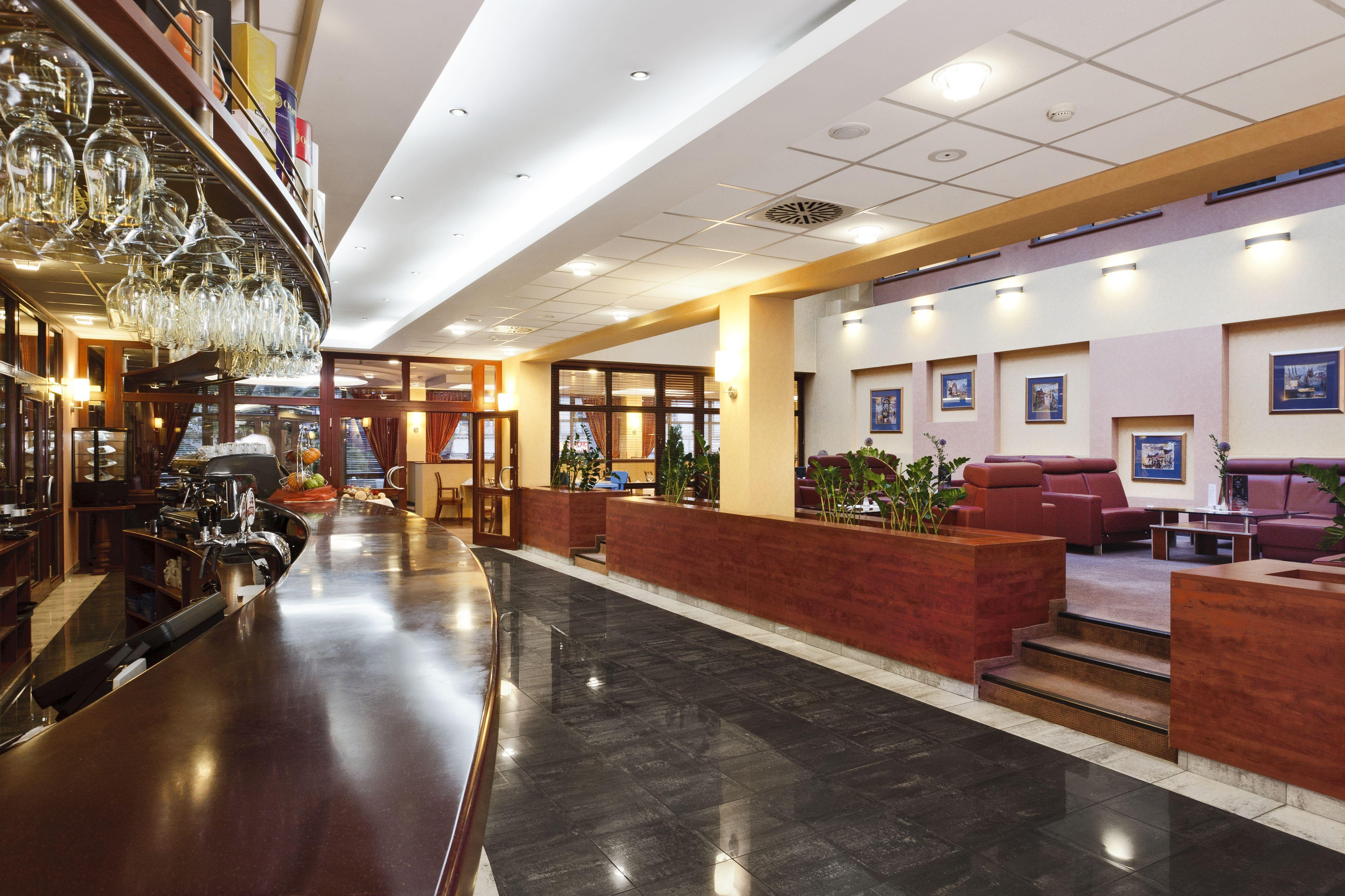 Qubus Hotel Legnica Extérieur photo