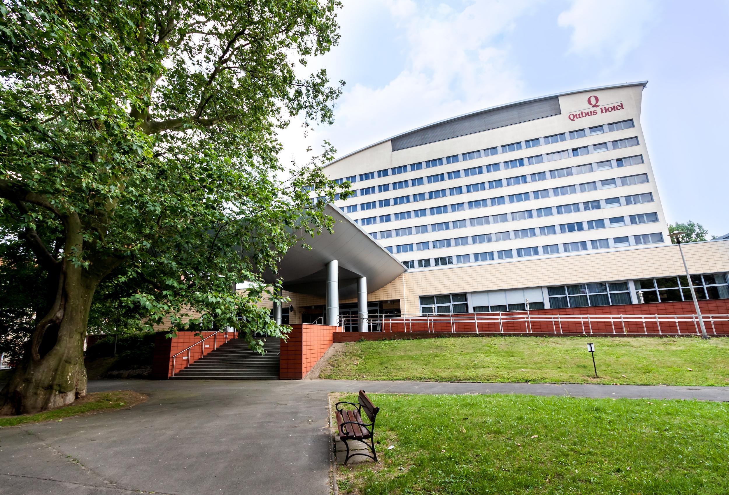 Qubus Hotel Legnica Extérieur photo