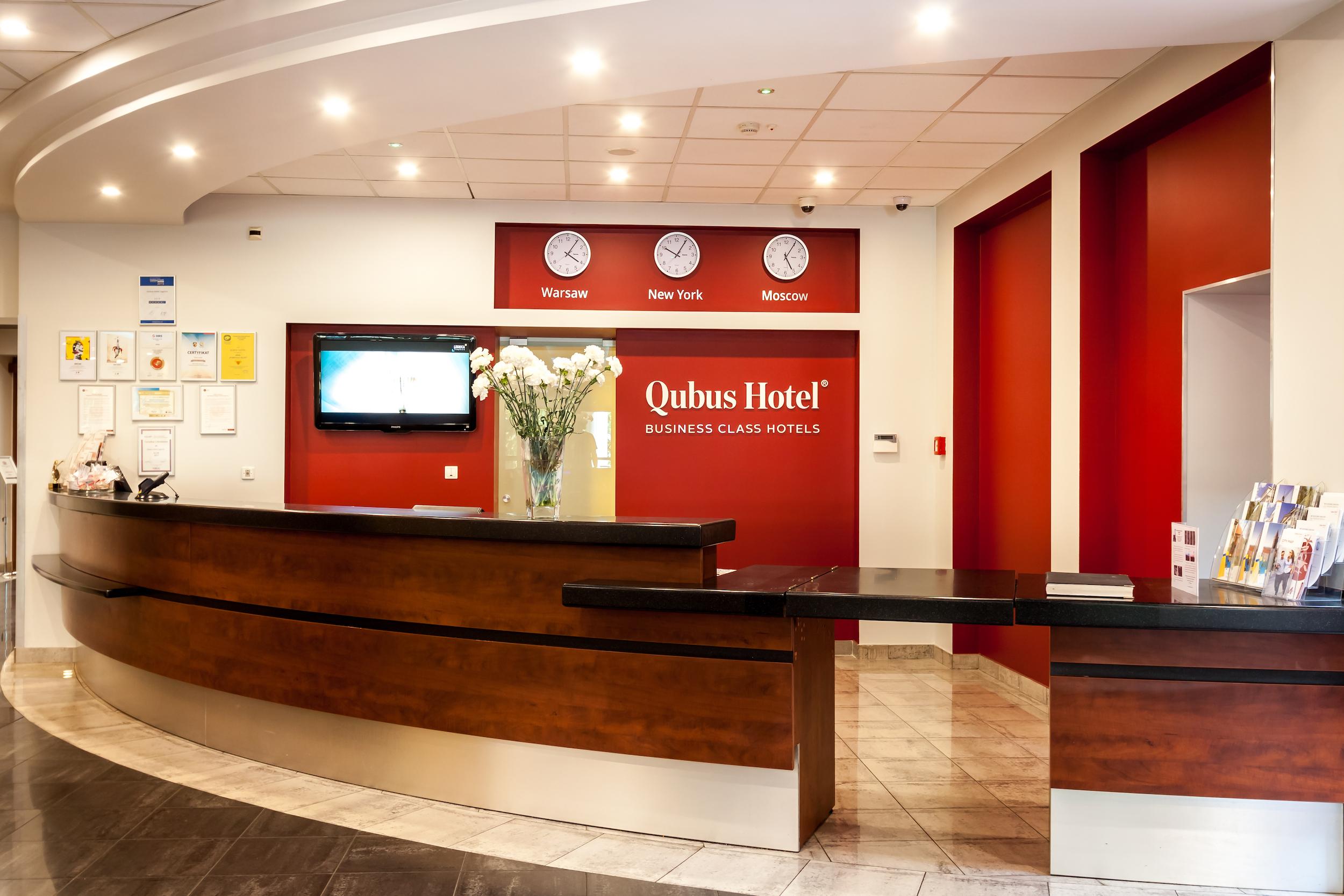 Qubus Hotel Legnica Extérieur photo